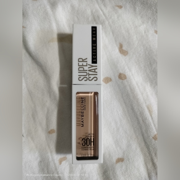 🆕 NWOB CONCEALER BUNDLE (2) - Picture 2 of 5
